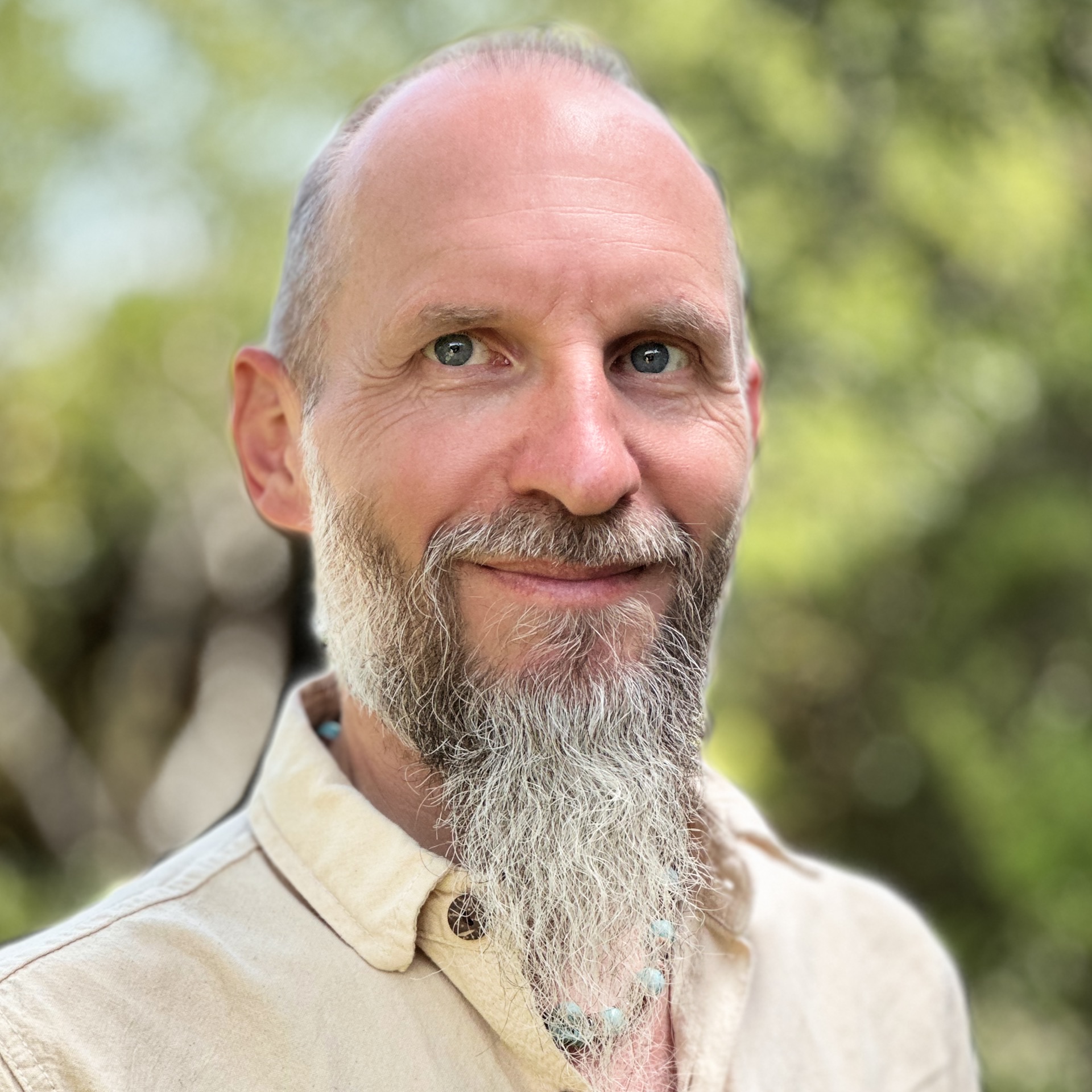 Présentation de Saamour. ÂME LIBRE accompagnement. Auto-guérison & Reconnexion à Ton Essence divine. Éveil de Conscience Des croyances à l'Éveil de la Conscience universelle. Présentation et Témoignage de Saamour sur son parcours de Vie et expérience d’auto-libération et d'auto-guérison.