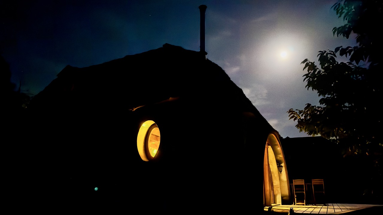 Ce Séjour que tu choisis d’accorder à ton Âme est pour Vivre hors du temps avec Toi dans le calme et la sérénité. C'est avant tout une connexion à ton Cœur.